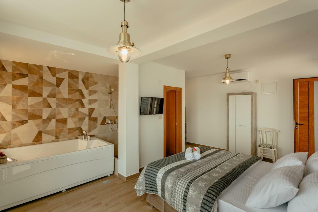 Apartments Belvedere Herceg Novi Buitenkant foto